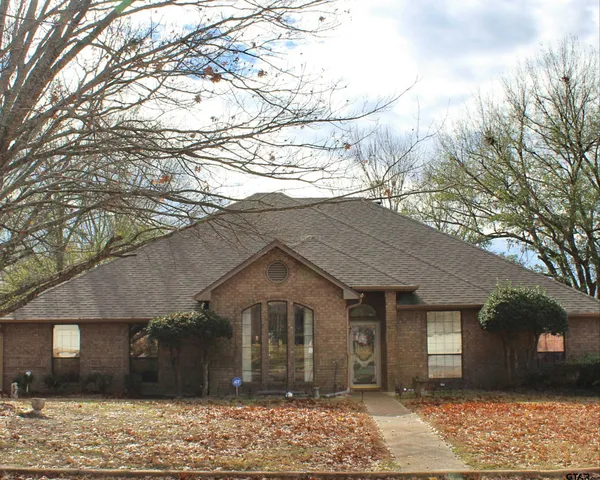 $475,000 | 237 Lakeside Place, Mineola, TX 75773