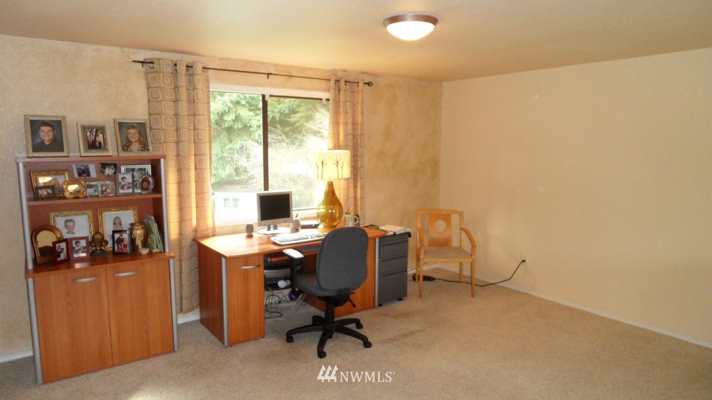 7120 177th Street Southwest Edmonds, WA 98026 - Photo 11 of 14 Gallery Image 11