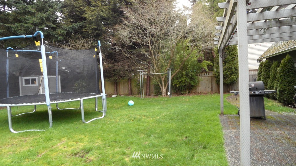 7120 177th Street Southwest Edmonds, WA 98026 - Photo 13 of 14 Gallery Image 13