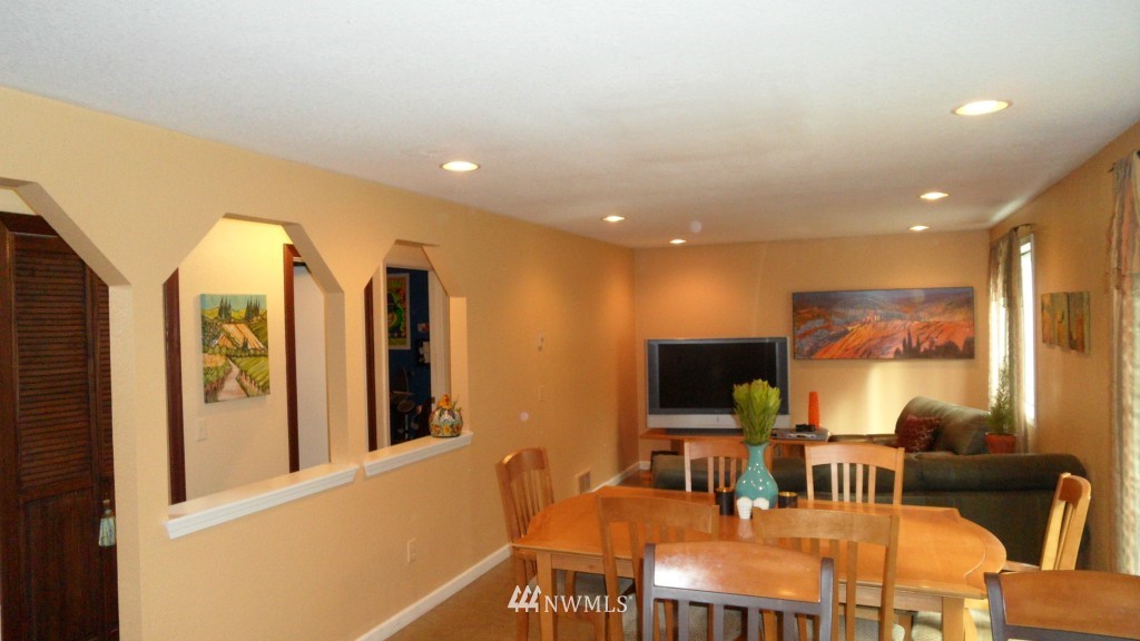 7120 177th Street Southwest Edmonds, WA 98026 - Photo 7 of 14 Gallery Image 7