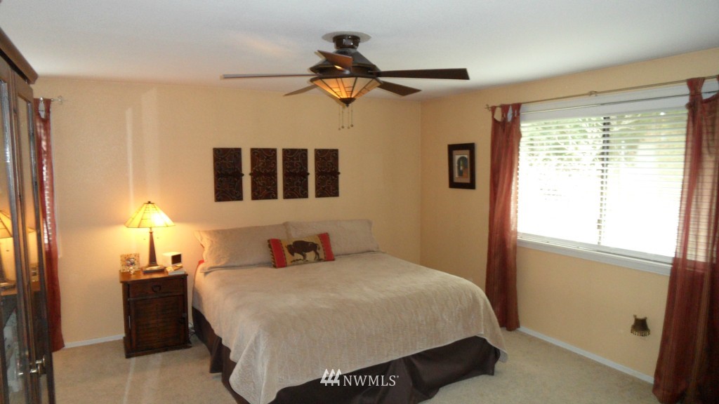 7120 177th Street Southwest Edmonds, WA 98026 - Photo 8 of 14 Gallery Image 8
