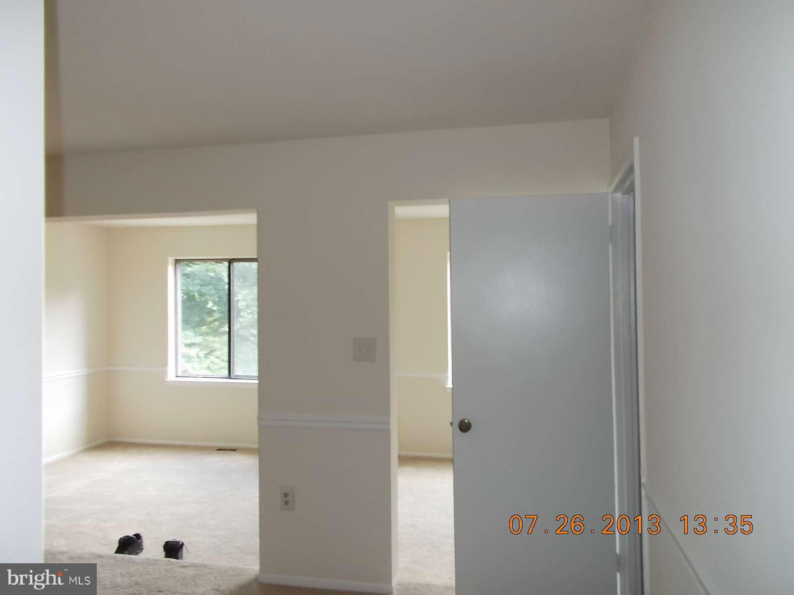 8906 Centerway Road Gaithersburg, MD 20879 - Photo 3 of 19 Living Room