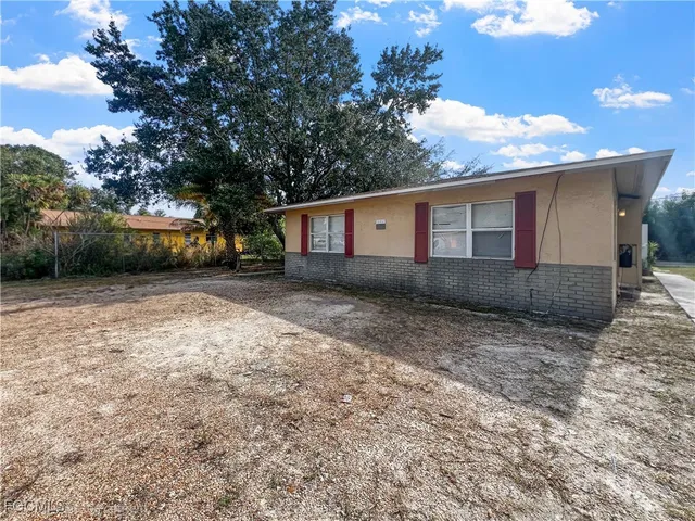 $999 | 13037 First Street, Unit 1, Fort Myers, FL 33905