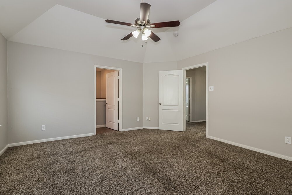 9831 West Jennifer Way Houston, TX 77075 - Photo 11 of 17