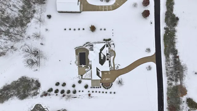 $999,900 | 17921 Lochner Road, Leo, IN 46765