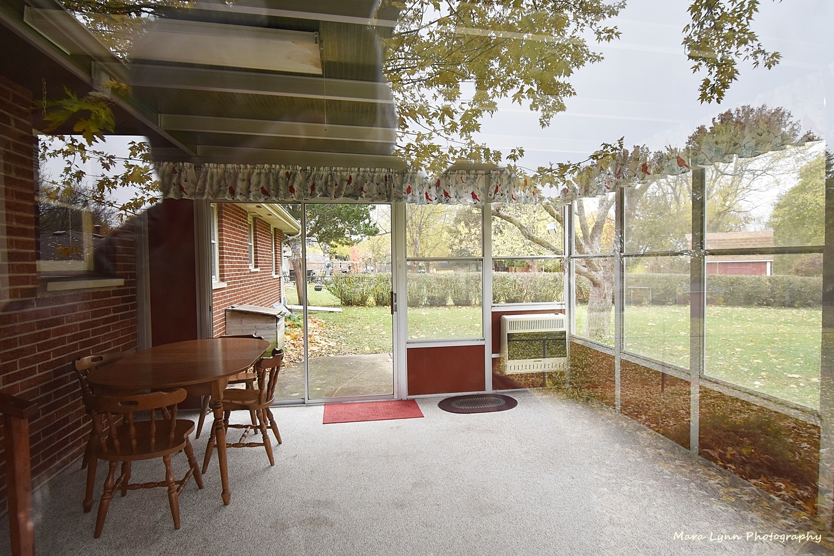 128 Neil Road Sugar Grove, IL 60554 - Photo 22 of 29 a view of a room with a dining table and chairs