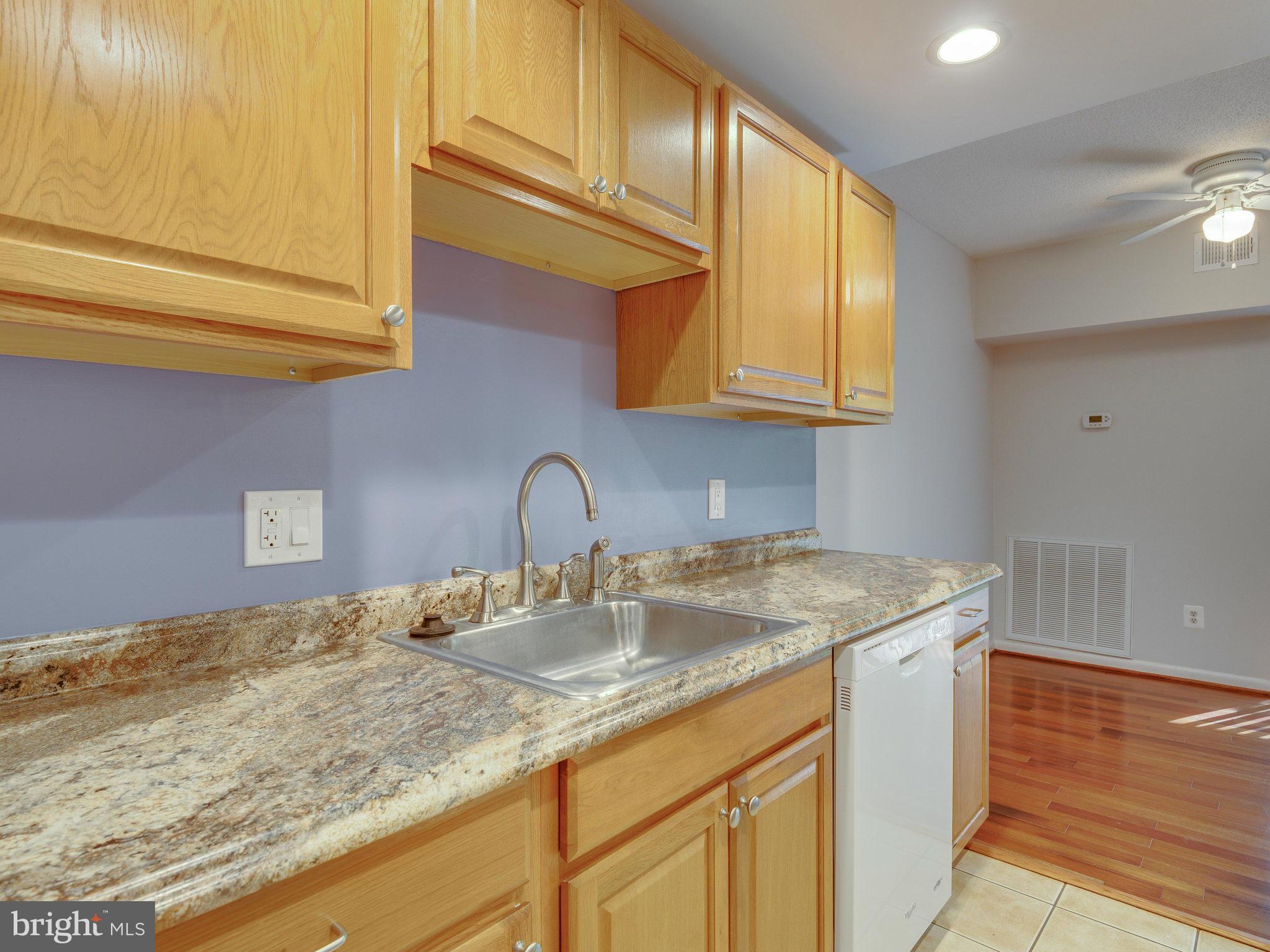 2226 Castle Rock Square, Unit 2B Reston, VA 20191 - Photo 8 of 30 Kitchen
