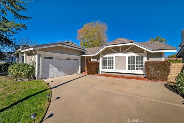 $999,999 | 23549 Vía Plata, Valencia, CA 91355