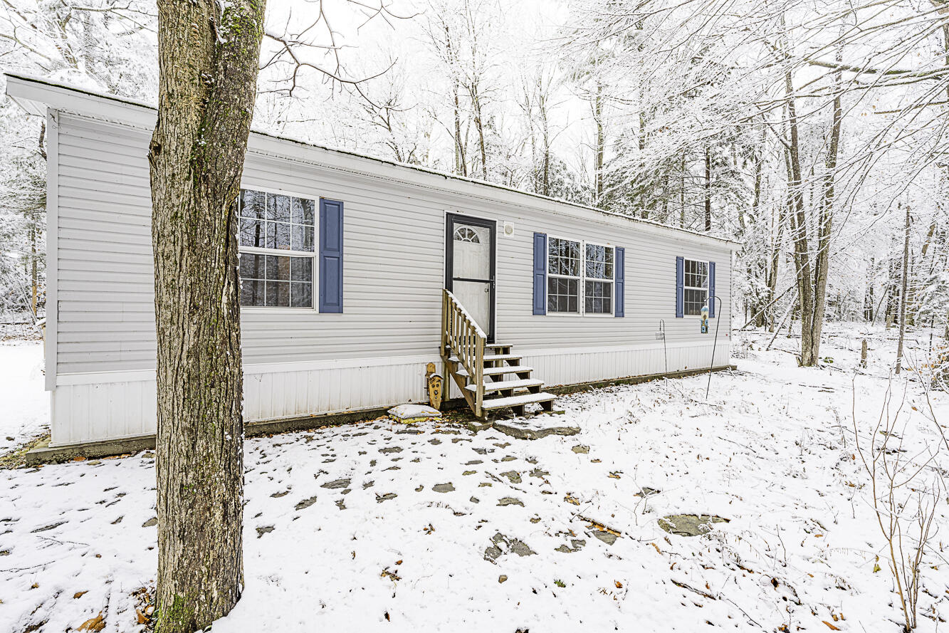 20 Circle Drive Freeport, ME 04032 - Photo 3 of 27 20 Circle dr-15