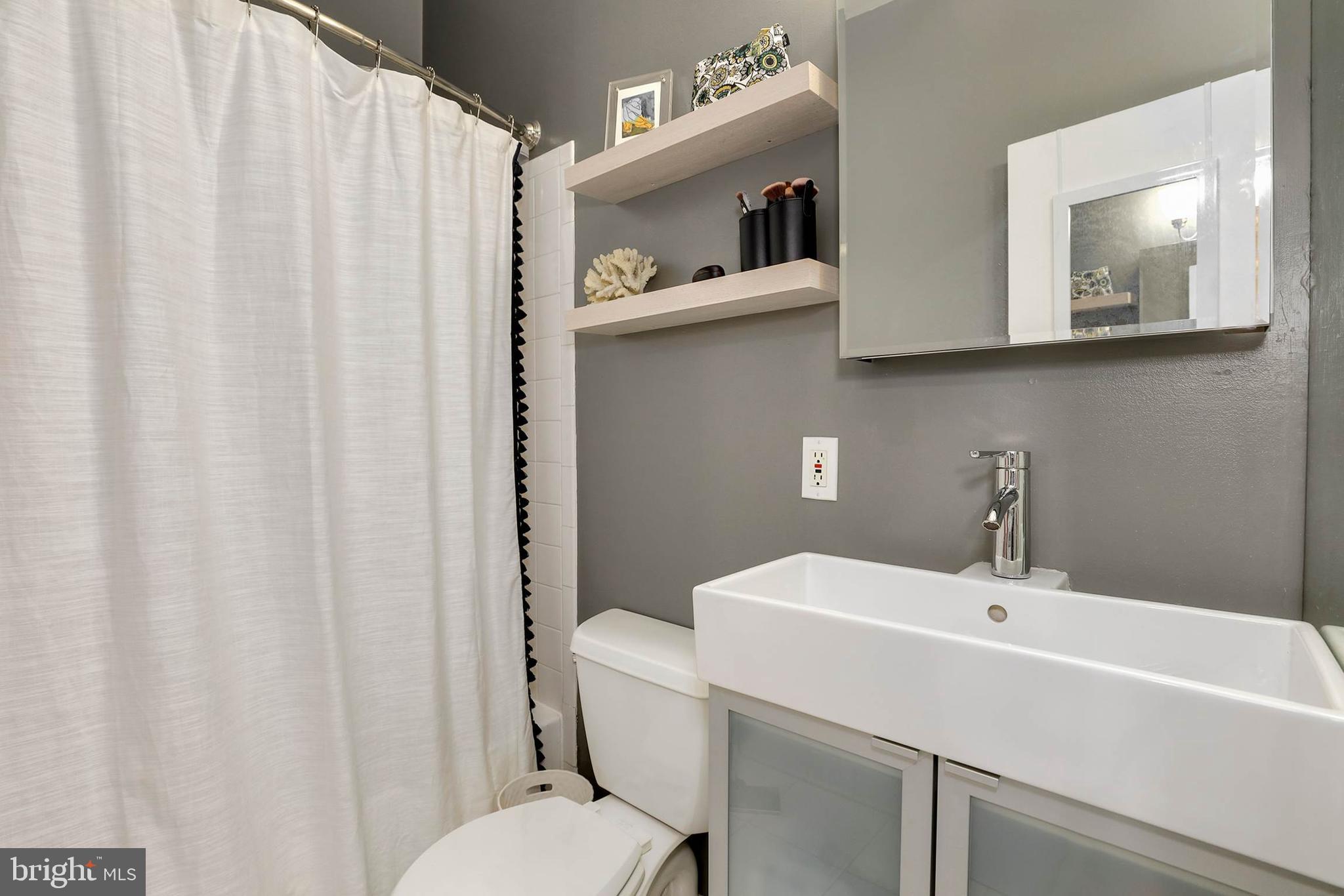 1809 Riggs Place Northwest, Unit 4 Washington, DC 20009 - Photo 21 of 24 Gallery Image 21