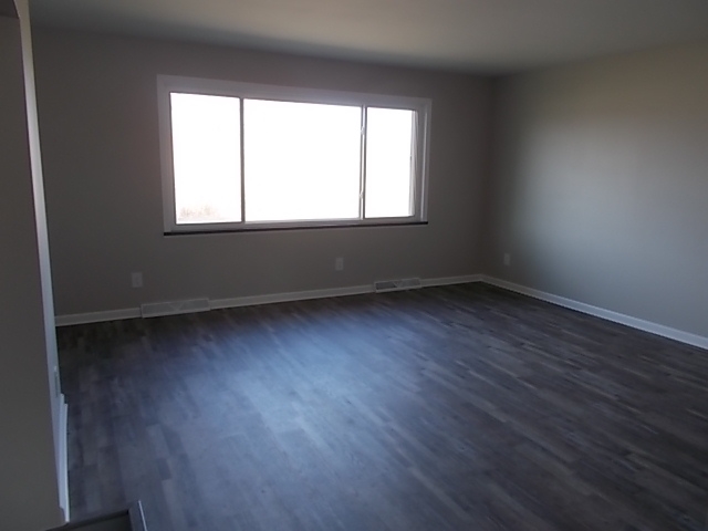 2658 East Beaver Road Kawkawlin, MI 48631 - Photo 5 of 27 Gallery Image 5