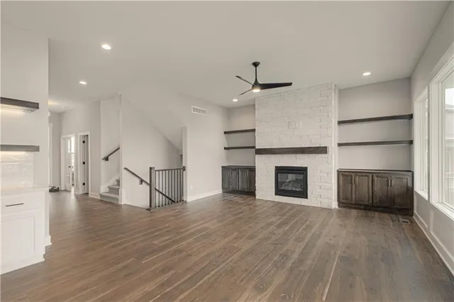 $787,930 | 17163 South Laurelwood Street, Olathe, KS 66062