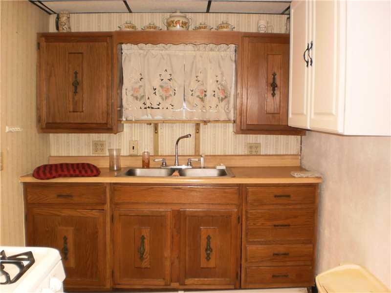 2250 Freeport Road Pittsburgh, PA 15238 - Photo 6 of 11 Kitchen.
