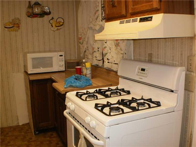 2250 Freeport Road Pittsburgh, PA 15238 - Photo 7 of 11 Kitchen.