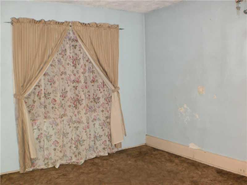 2250 Freeport Road Pittsburgh, PA 15238 - Photo 8 of 11 Master Bedroom.