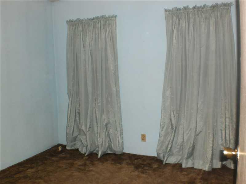 2250 Freeport Road Pittsburgh, PA 15238 - Photo 9 of 11 Bedroom.