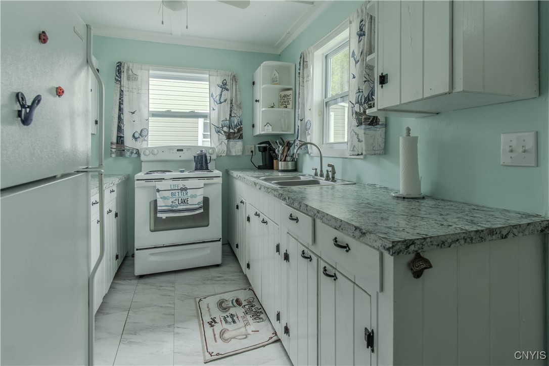 18121 Howes Shore Road Sackets Harbor, NY 13685 - Photo 12 of 40