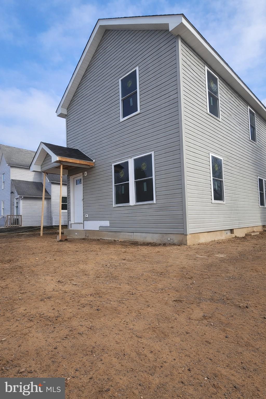 a house view with a outdoor space