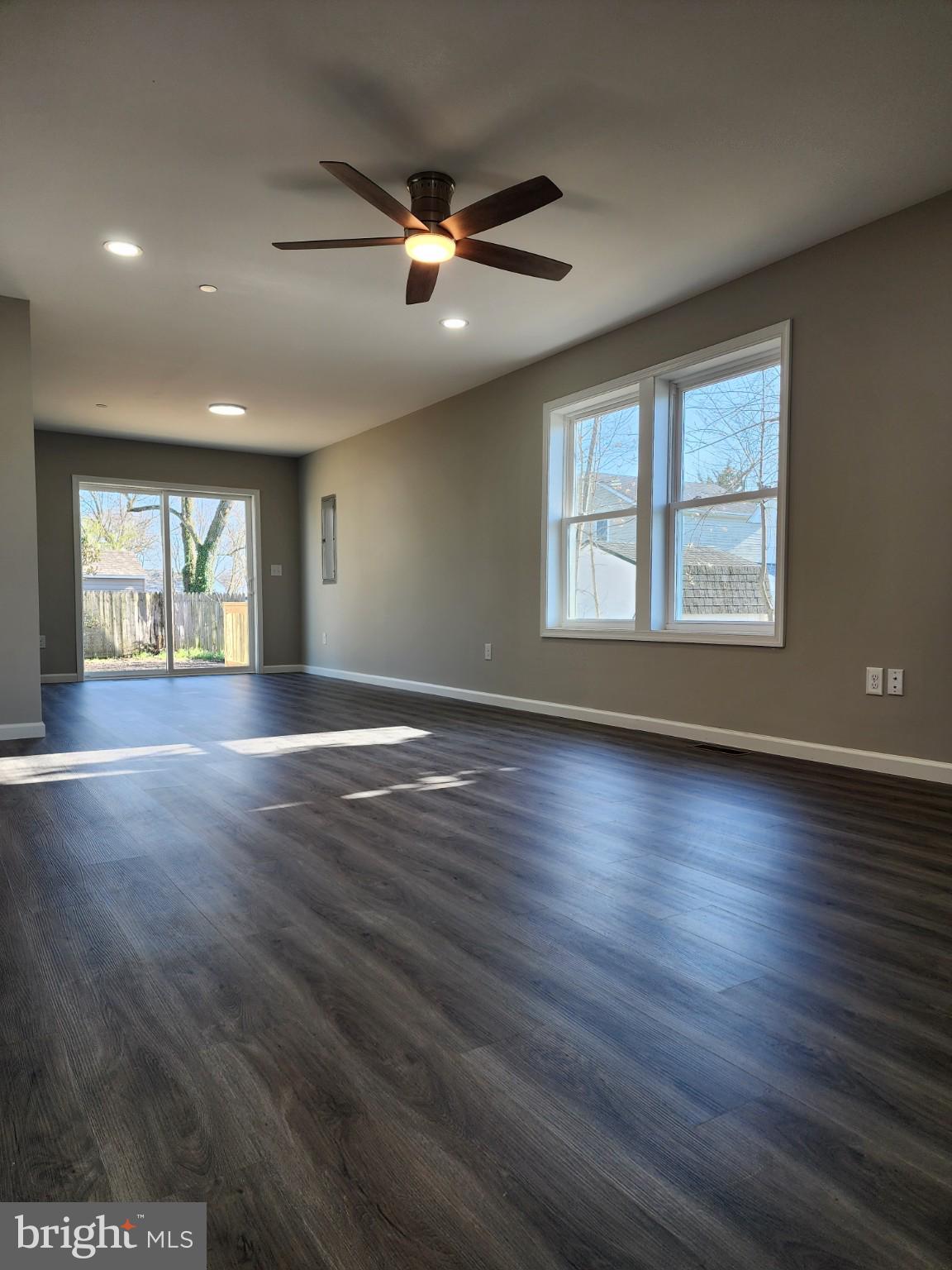 210 West 2nd Street Ridgely, MD 21660 - Photo 4 of 28 Living Room