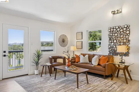 $999,000 | 6756 Snake Road, Oakland, CA 94611
