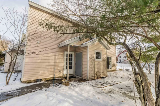 $300,000 | 1 Matthew Street, Unit 6, Concord, NH 03301