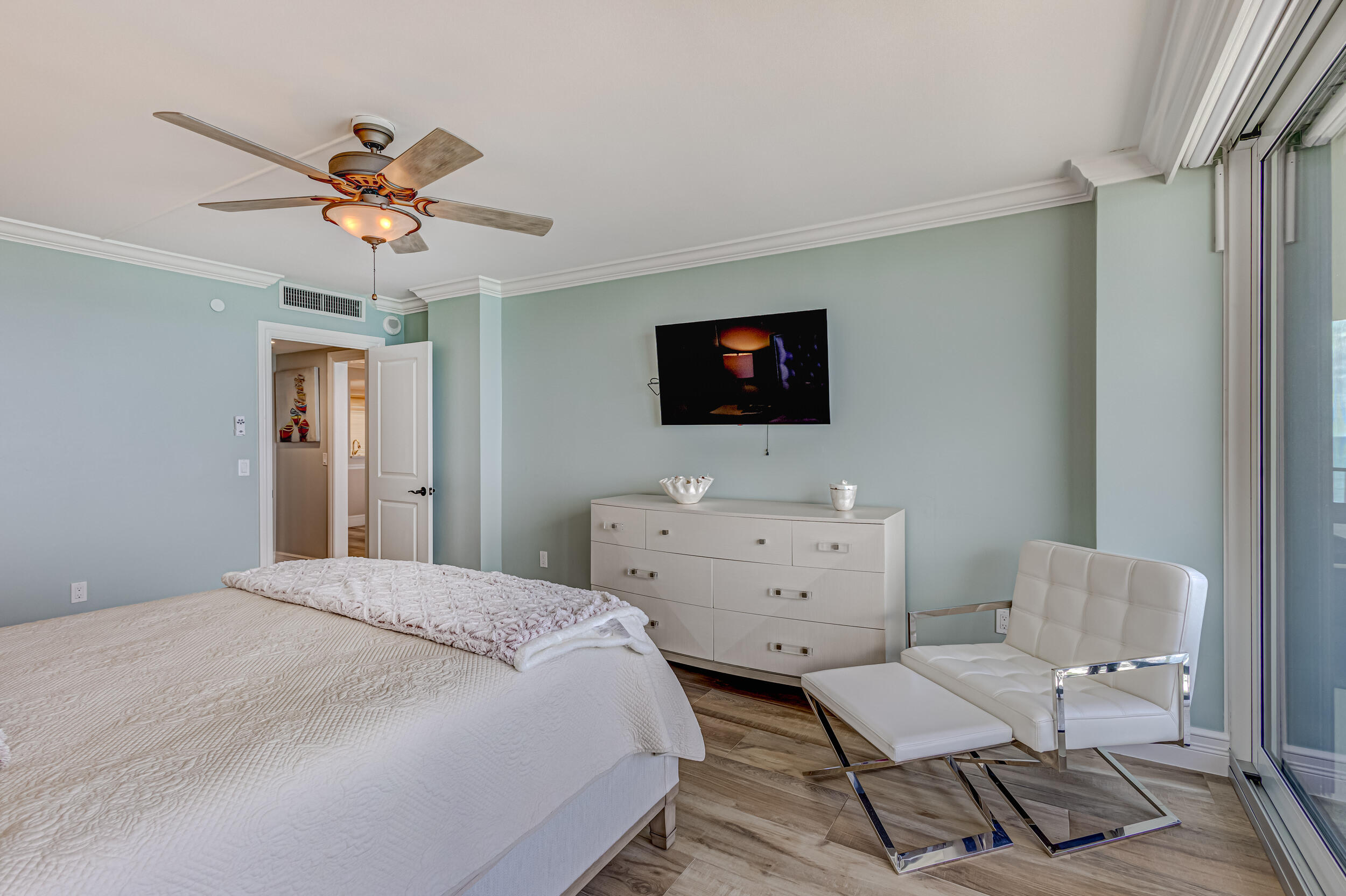 400 South Beach Road, Unit 702 Tequesta, FL 33469 - Photo 27 of 62 Guest Bedroom