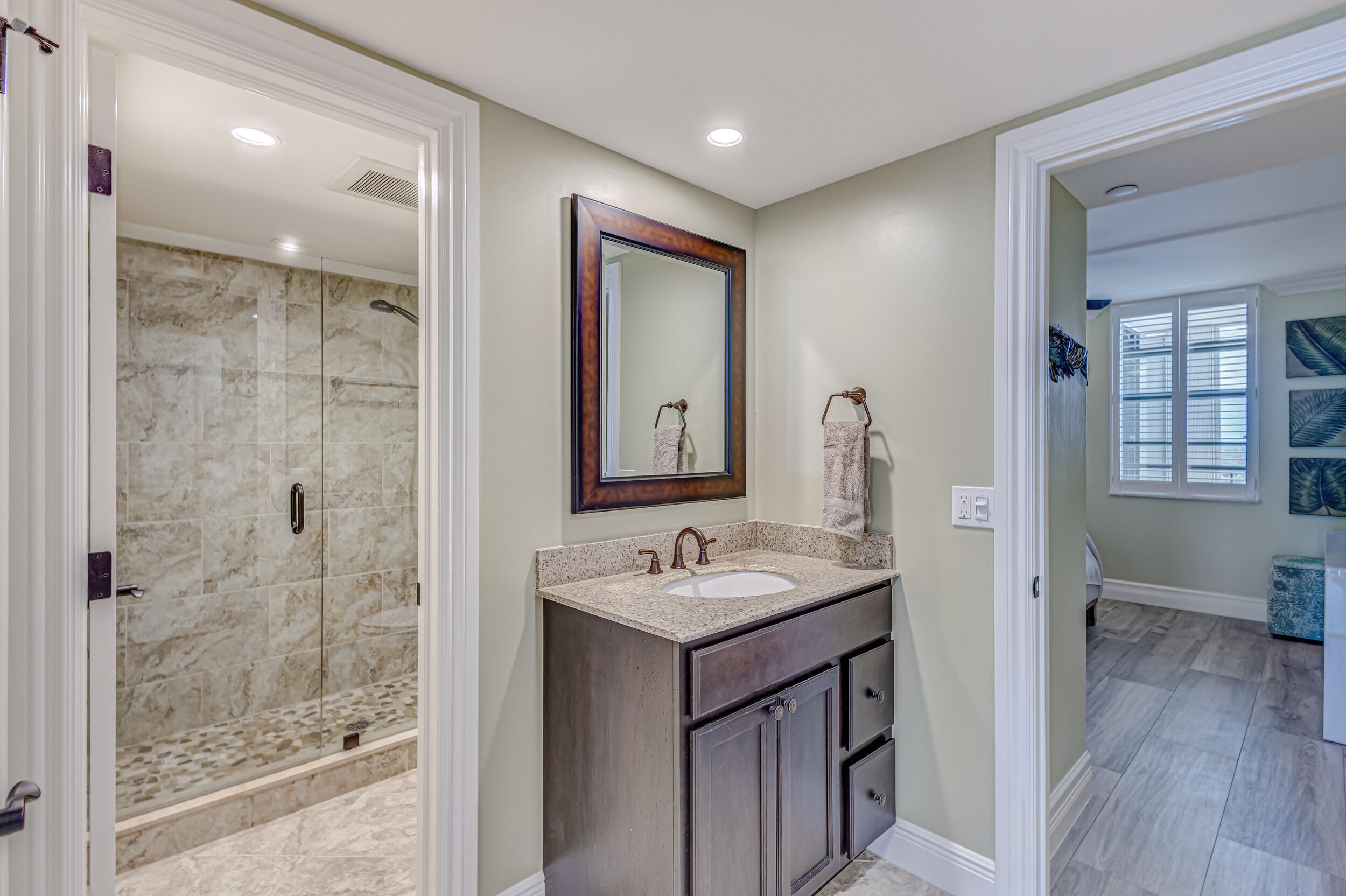 400 South Beach Road, Unit 702 Tequesta, FL 33469 - Photo 30 of 62 Guest Full Bath