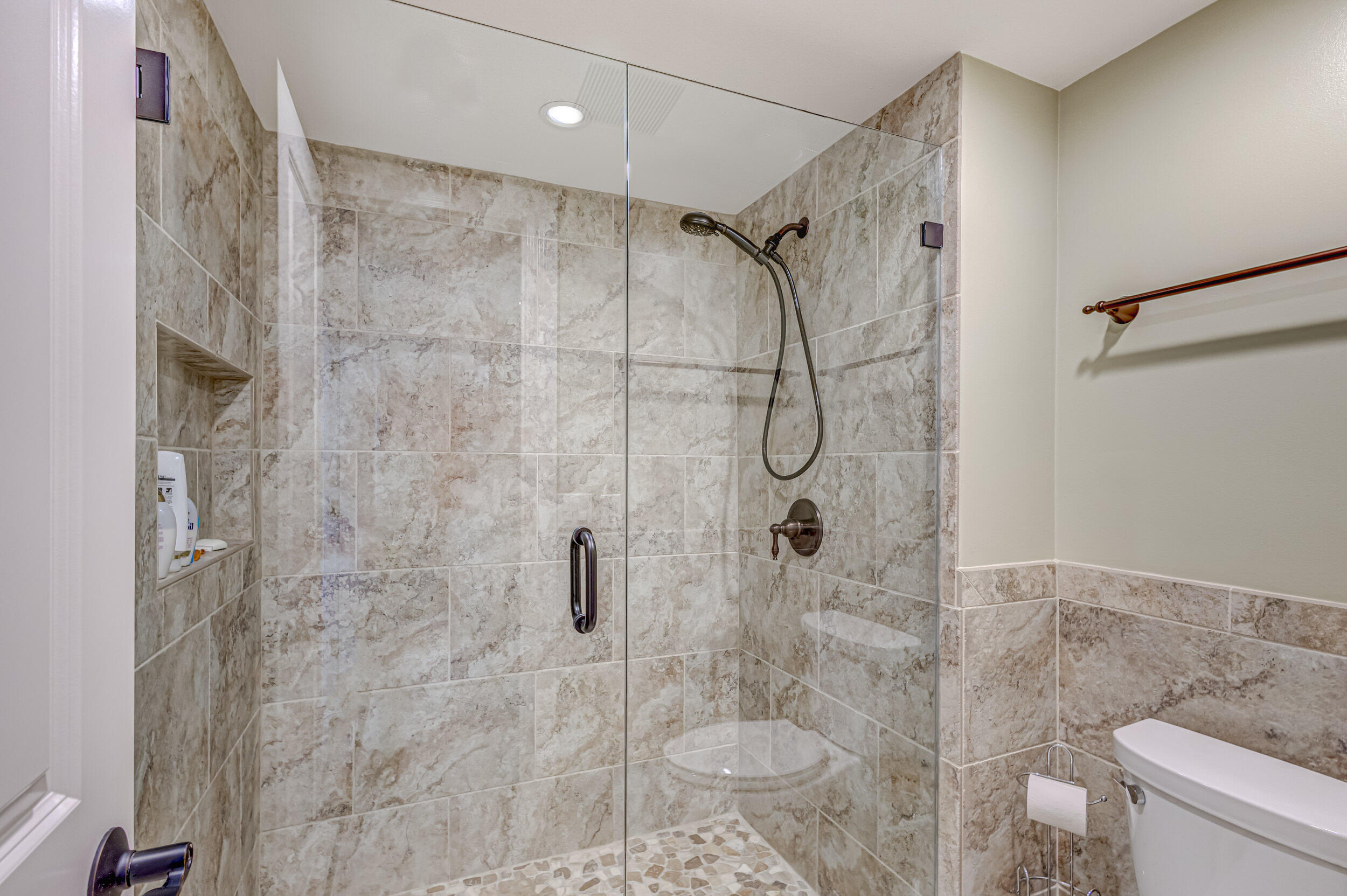 400 South Beach Road, Unit 702 Tequesta, FL 33469 - Photo 31 of 62 Guest Full Bath