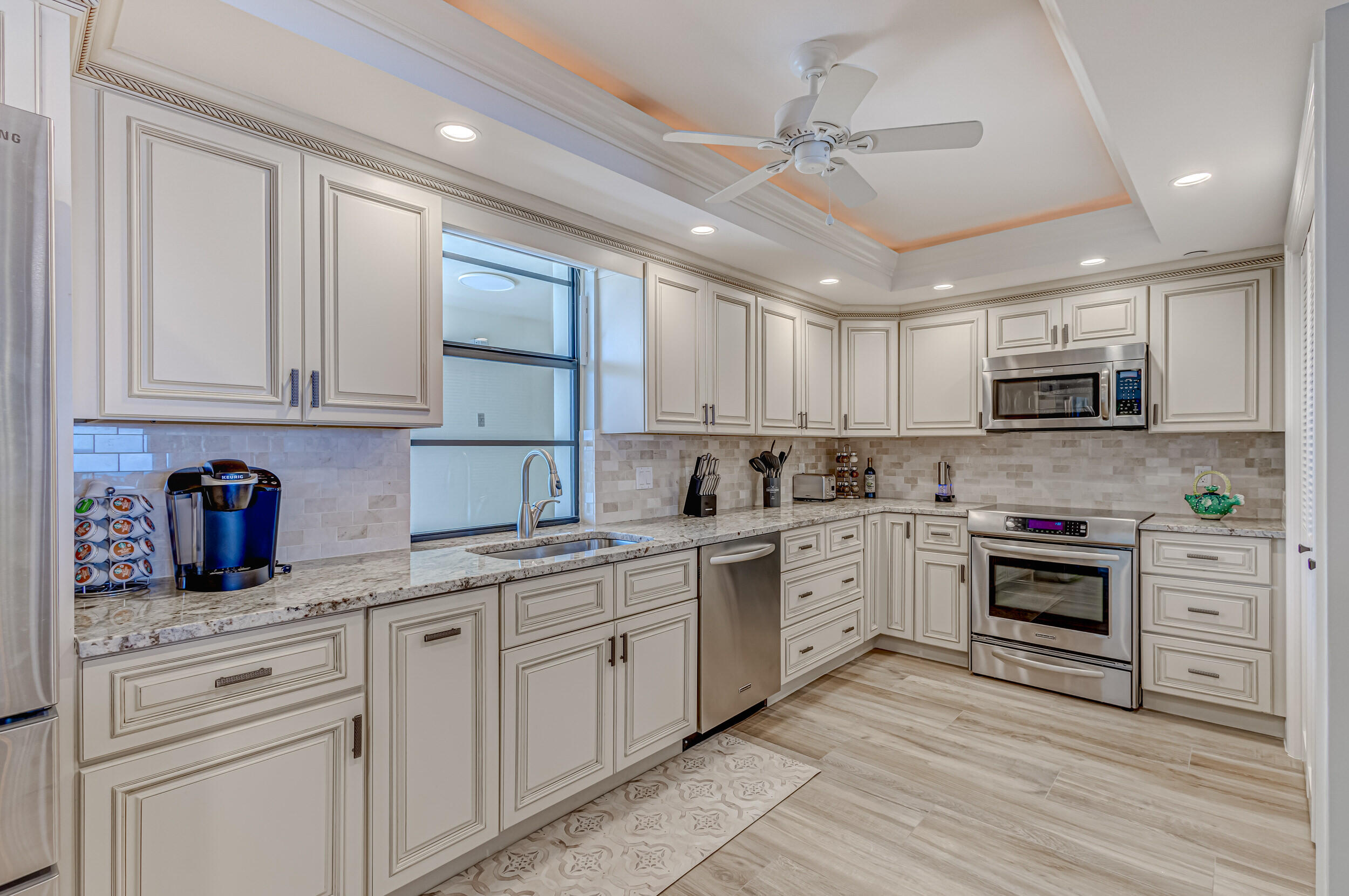 400 South Beach Road, Unit 702 Tequesta, FL 33469 - Photo 5 of 62 Kitchen