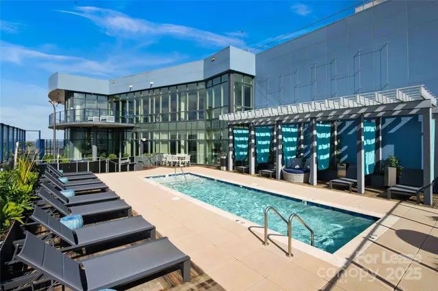 $1,979 | 225 South Poplar Street, Unit A5, Charlotte, NC 28202