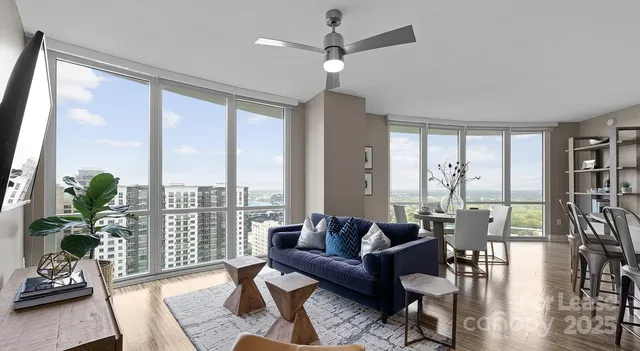 $1,979 | 225 South Poplar Street, Unit A5, Charlotte, NC 28202