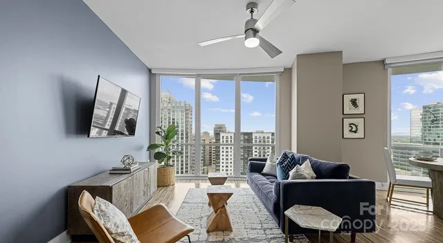 $1,979 | 225 South Poplar Street, Unit A5, Charlotte, NC 28202