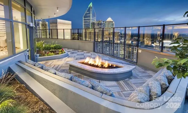 $1,979 | 225 South Poplar Street, Unit A5, Charlotte, NC 28202