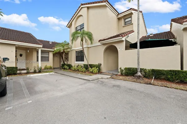 $3,400 | 6523 Northwest 170th Lane, Hialeah, FL 33015