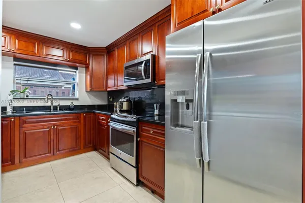 $3,400 | 6523 Northwest 170th Lane, Hialeah, FL 33015