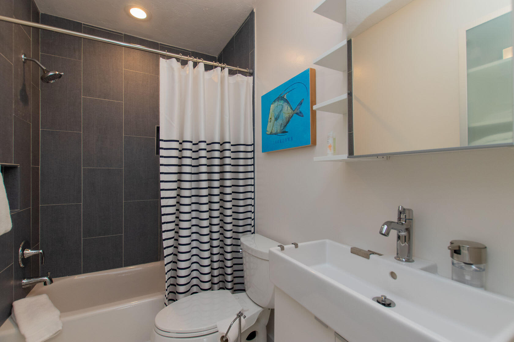 440 9th Street Key Colony Beach, FL 33051 - Photo 22 of 45 Guest Bathroom