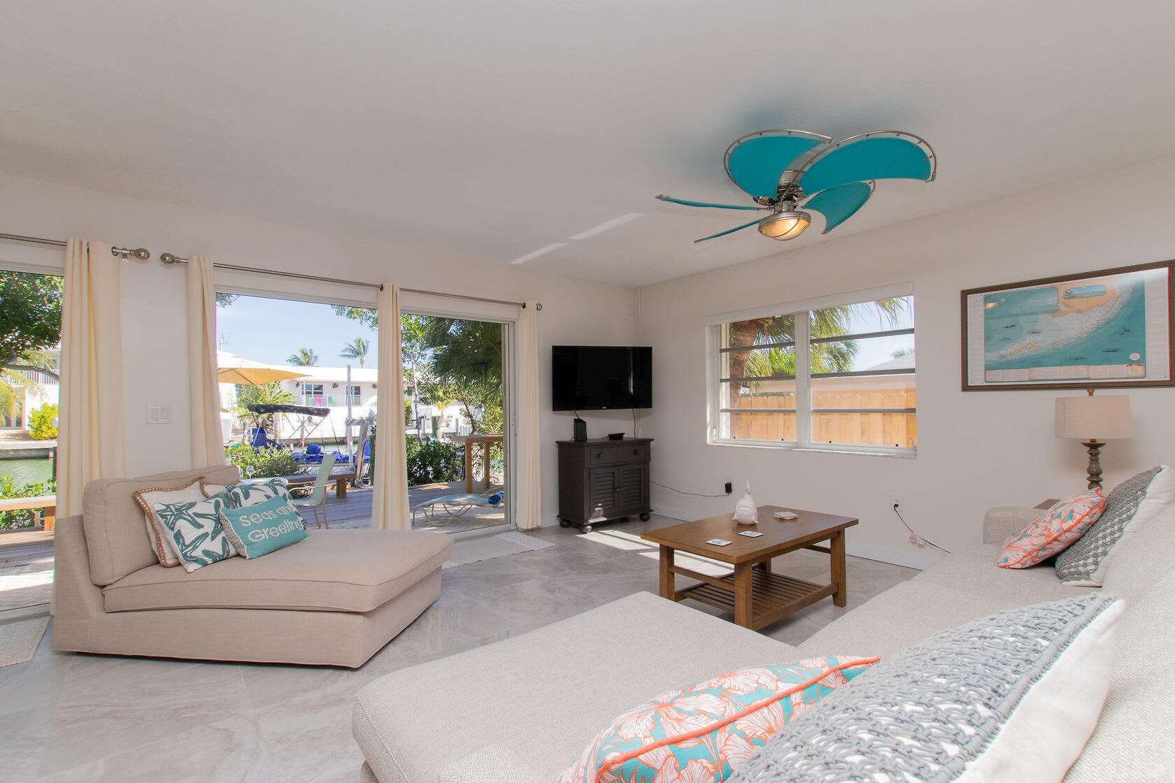 440 9th Street Key Colony Beach, FL 33051 - Photo 3 of 45 Living Room