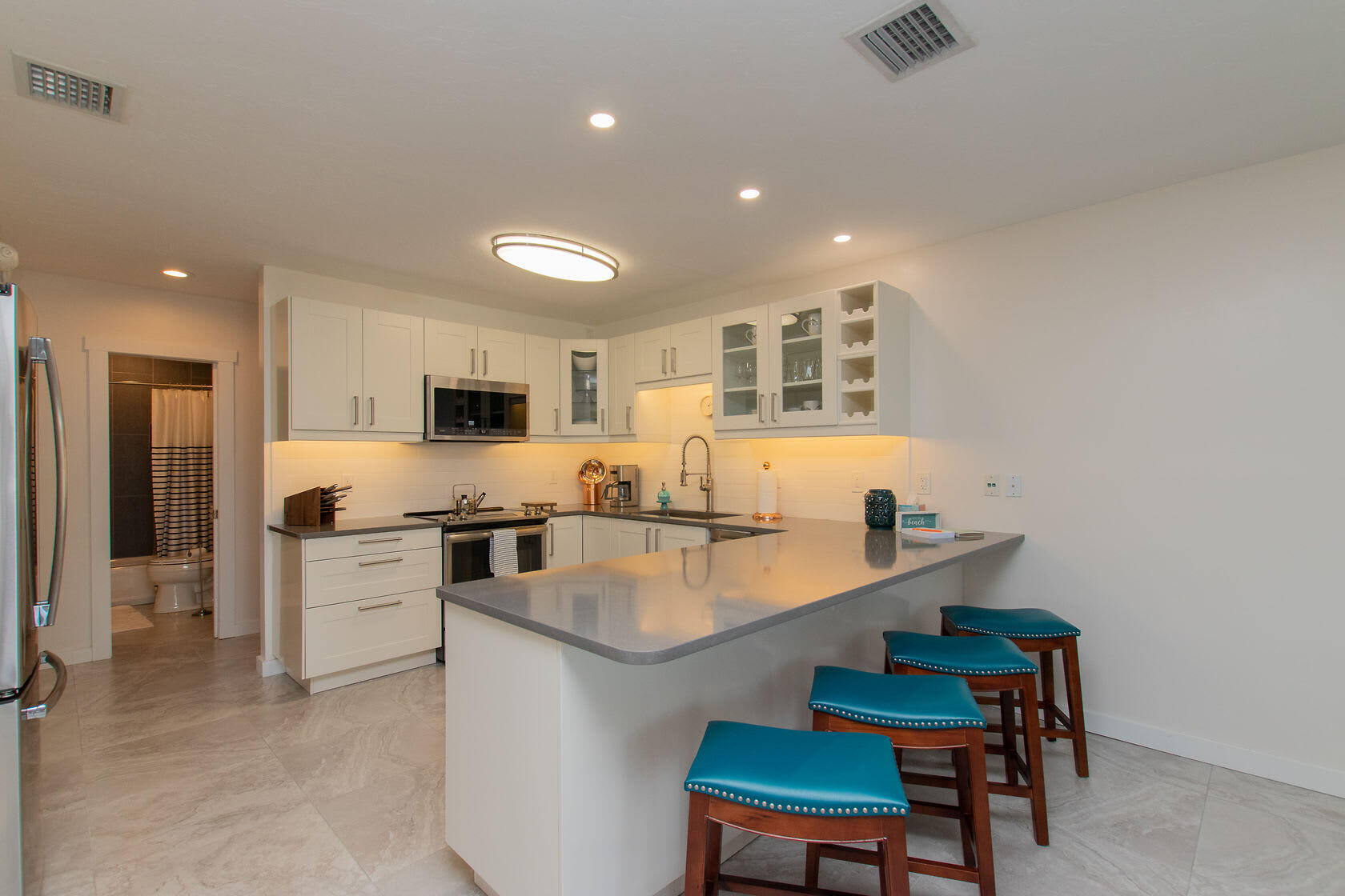 440 9th Street Key Colony Beach, FL 33051 - Photo 7 of 45 Breakfast Bar