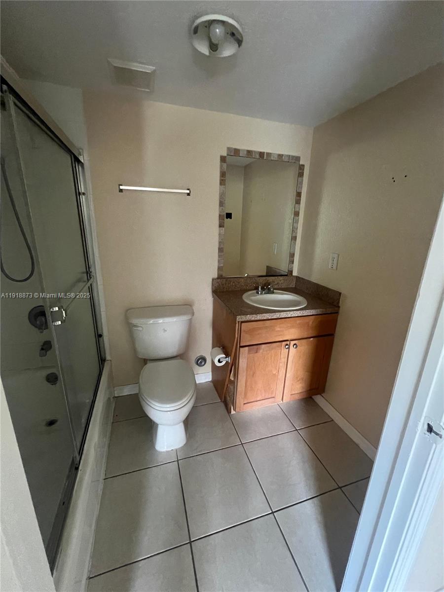 2536 Northwest 24th Street, Unit 2B Miami, FL 33142 - Photo 11 of 20