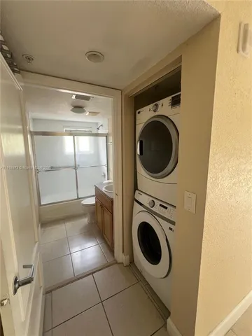 $2,200 | 2536 Northwest 24th Street, Unit 2B, Miami, FL 33142