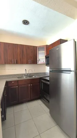 $2,200 | 2536 Northwest 24th Street, Unit 2B, Miami, FL 33142