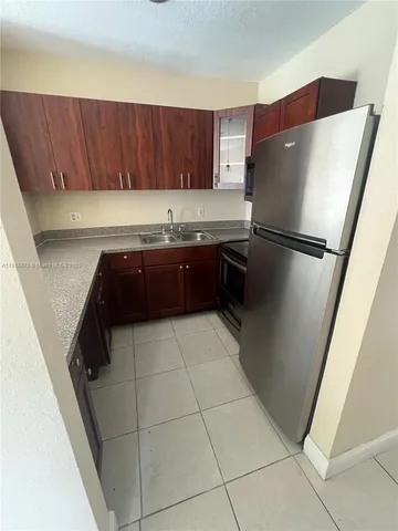 $2,200 | 2536 Northwest 24th Street, Unit 2B, Miami, FL 33142