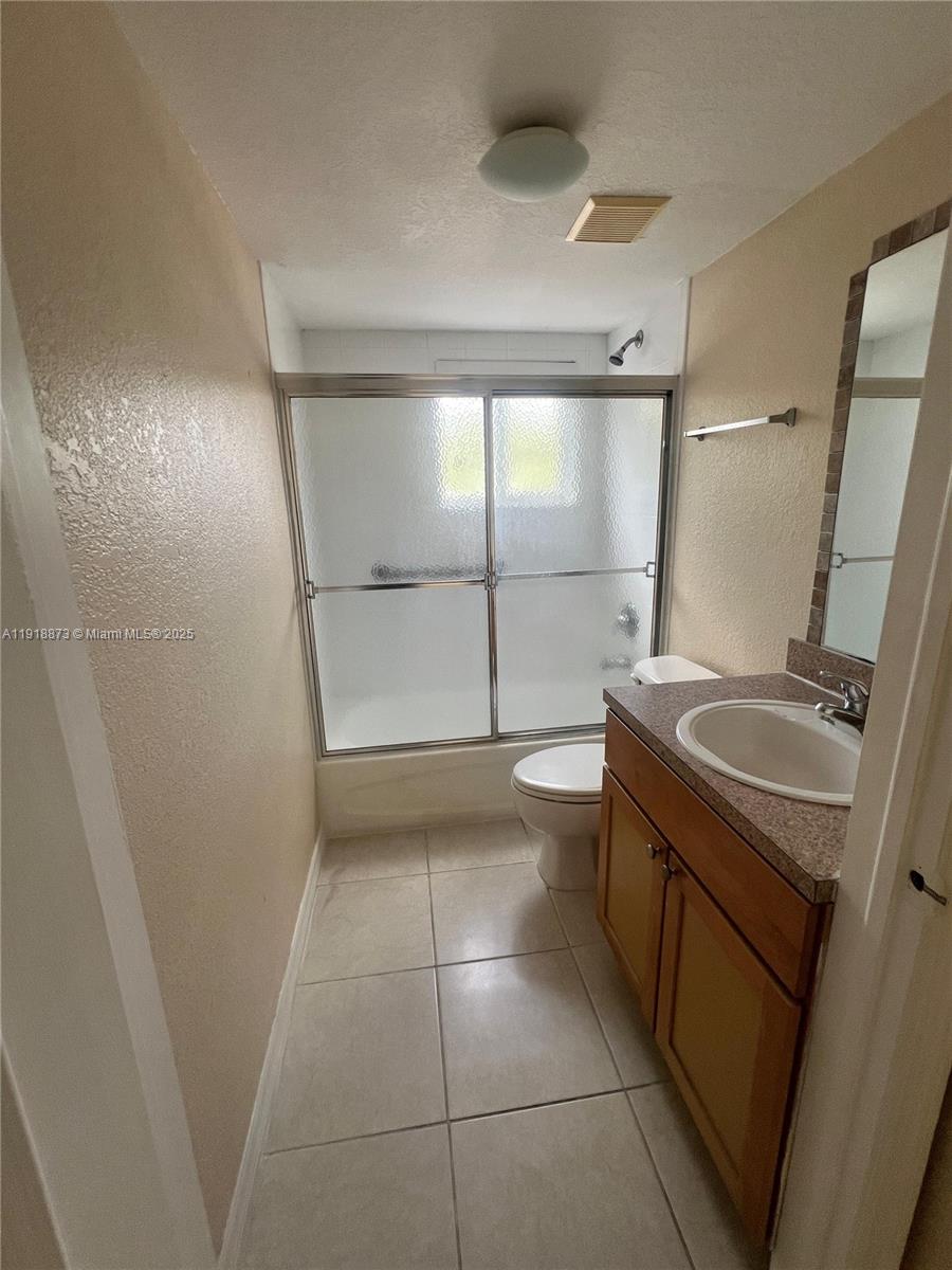 2536 Northwest 24th Street, Unit 2B Miami, FL 33142 - Photo 8 of 20