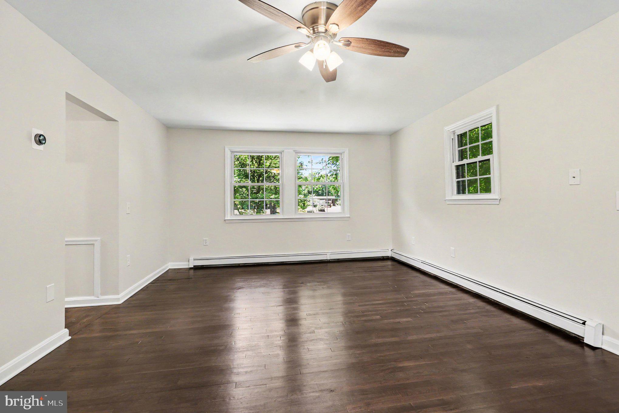 9825 Valley Po Road Spotsylvania, VA 22551 - Photo 26 of 46 Upstairs Primary Bedroom