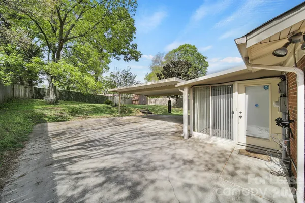 $2,499 | 1424 Standish Place, Charlotte, NC 28216