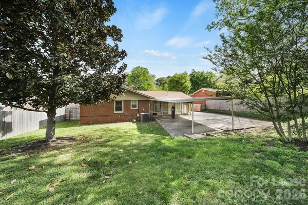 $2,499 | 1424 Standish Place, Charlotte, NC 28216