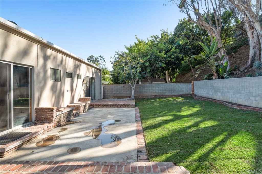 4137 Terraza Drive Los Angeles, CA 90008 - Photo 20 of 23