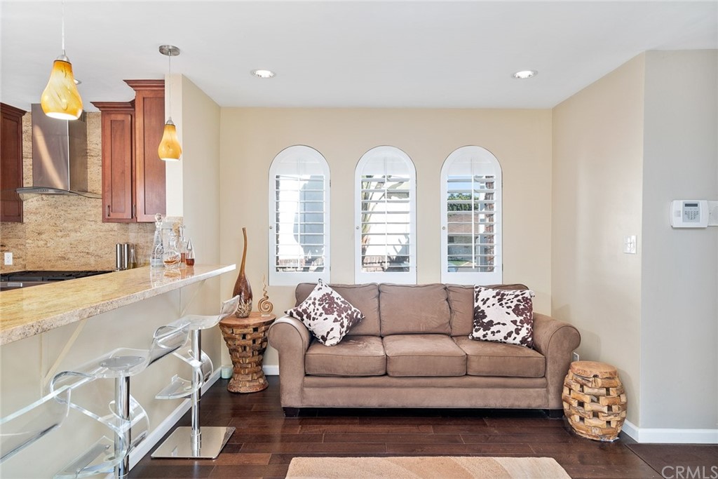 4137 Terraza Drive Los Angeles, CA 90008 - Photo 8 of 23