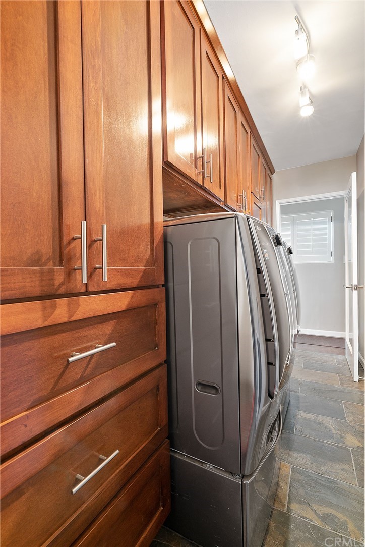 4137 Terraza Drive Los Angeles, CA 90008 - Photo 9 of 23