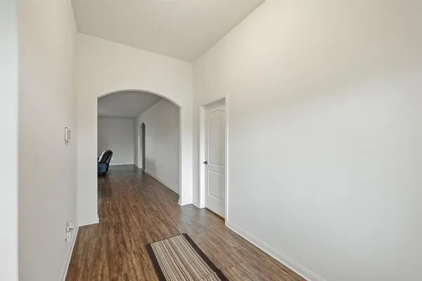 $2,600 | 719 West Milas Lane, Glenn Heights, TX 75154